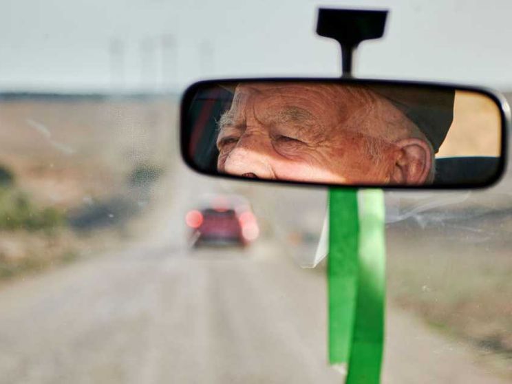 Anziani al volante un pericolo? «Visite mediche più rigorose»