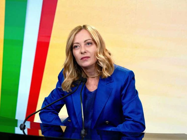 Meloni attacca: la sinistra non ci batte e "chiama" i giudici