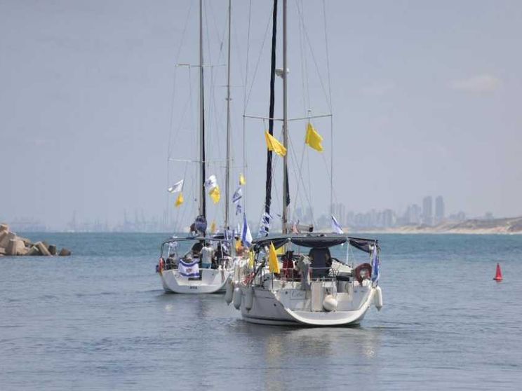 L'urlo della flottiglia delle famiglie davanti a Gaza: liberate gli ostaggi