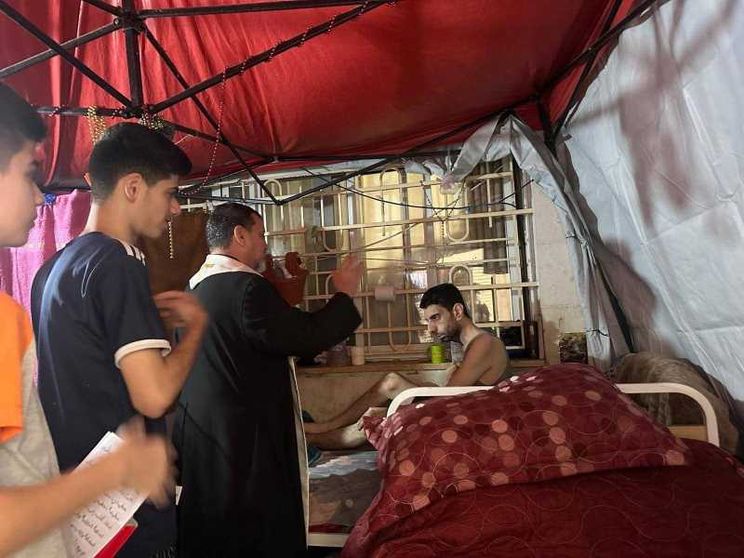 Padre Romanelli: «Notizie pessime, situazione terribile. Ma noi continuiamo»