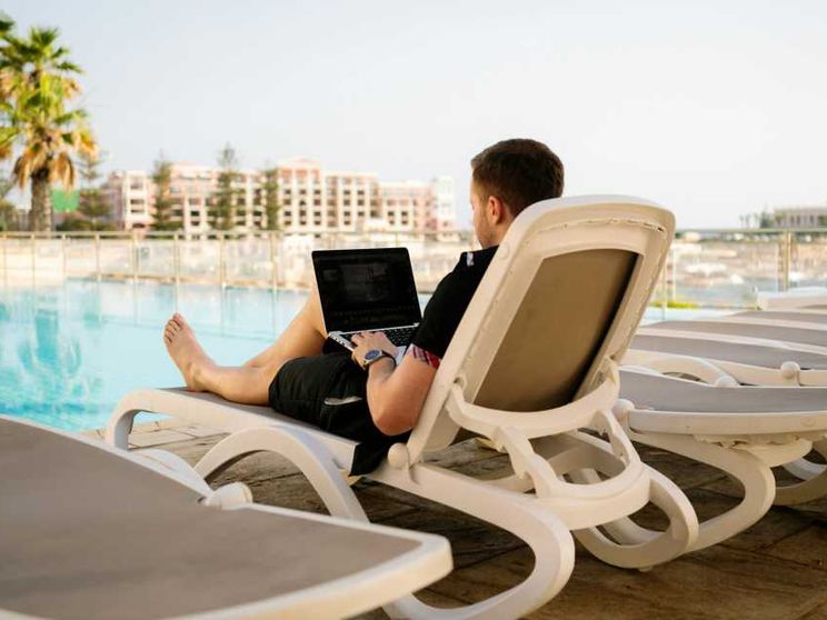 Reperibili anche sul bagnasciuga: così le ferie diventano un miraggio