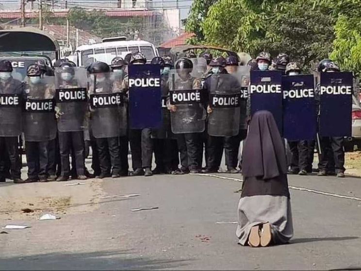 L'invito delle suore: pregare e digiunare per la pace