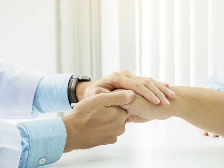 “Aiutare a morire”? Nel mistero della fine si decide chi vogliamo essere