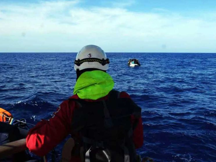 Lampedusa, l'ultimo tragico naufragio. «Non si può morire così»