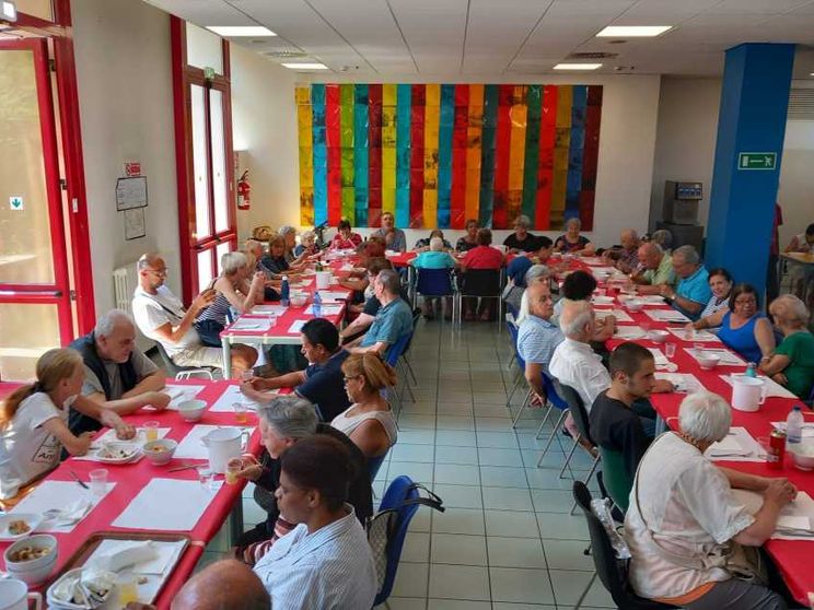 Ferragosto accende la solidarietà: solitudine all’angolo