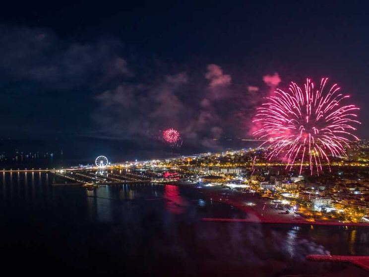 Rimini Rimini... È senza tempo la Las Vegas italiana
