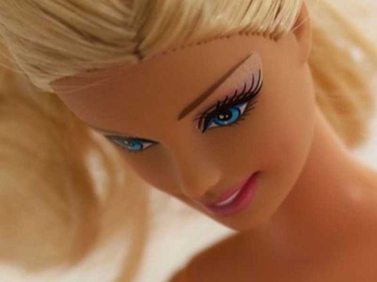 Come Barbie ha fatto scoppiare una nuova polemica contro l'islam in Francia