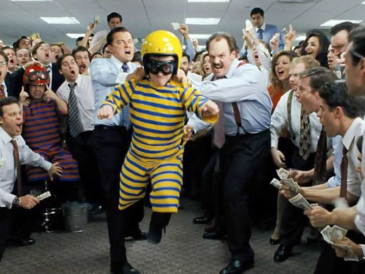 Feste e addii al celibato col nano ammanettato “in affitto”: ma perché?