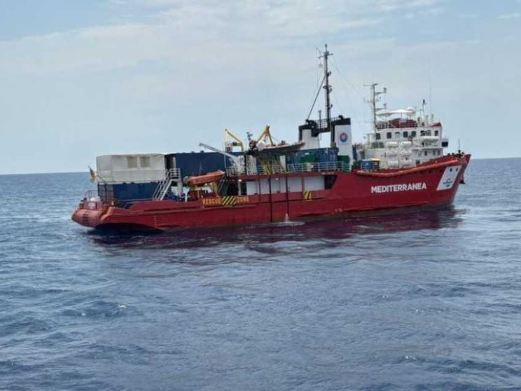 Mediterranea ha inaugurato una nuova nave per i soccorsi in mare