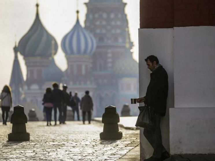 Crisi e licenziamenti: i conti in rosso di Mosca che pesano sulla guerra