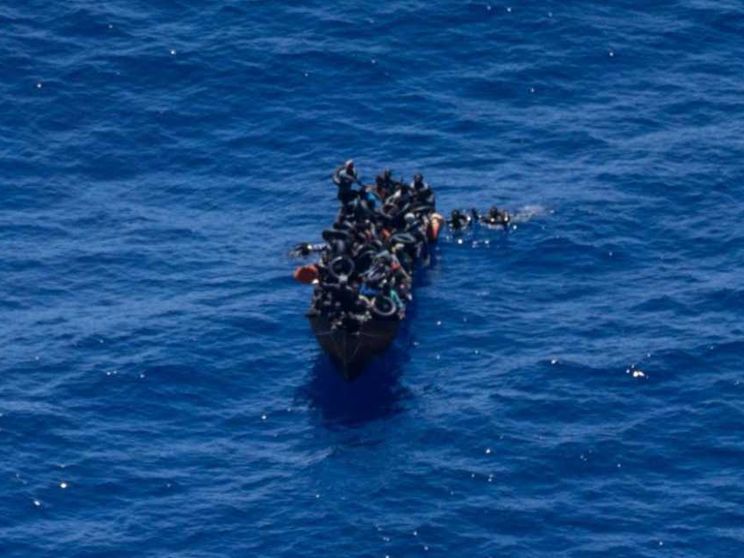 È morta la bimba rimasta in mare per 5 giorni senza cibo né acqua