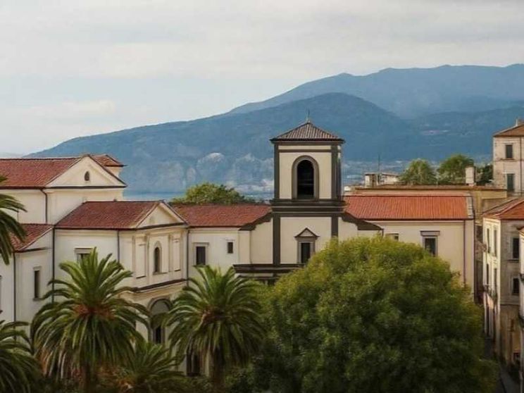 Sorrento difende il suo monastero: «Non trasformatelo in un hotel»