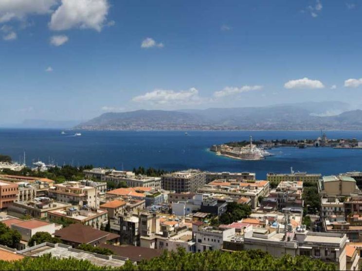 Gli “sfollati” calabresi dello Stretto: «Ci tolgono le case per il Ponte»