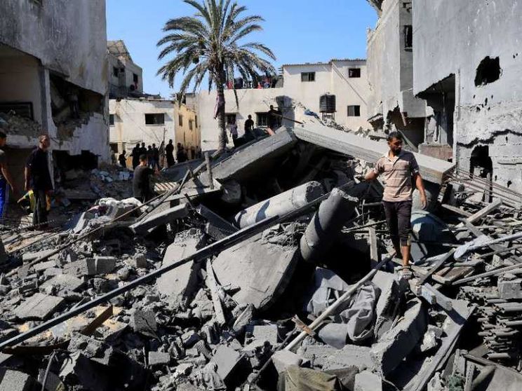 Raid e demolizioni: l'esercito israeliano sta radendo al suolo Gaza City