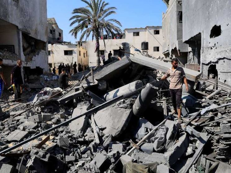 Raid e demolizioni: l'esercito israeliano sta radendo al suolo Gaza City