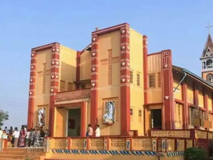 Nel Myanmar i golpisti vogliono abbattere la cattedrale di Taungoo