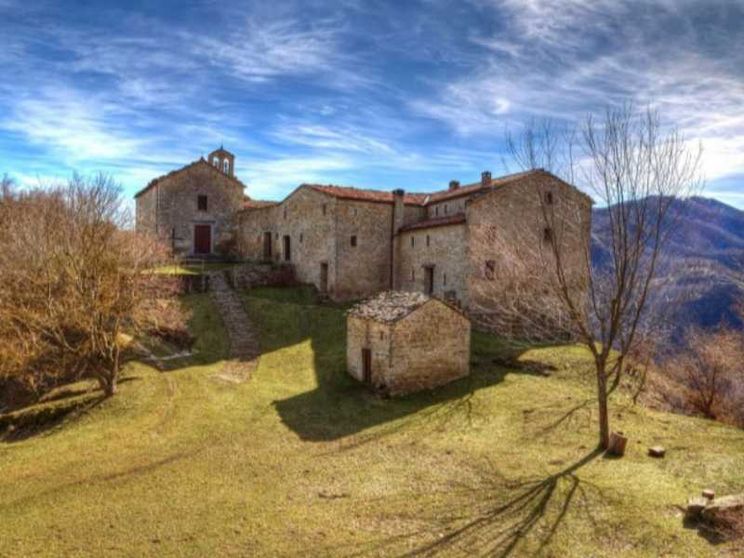 Creato, silenzio, “digital detox”: chi va in vacanza negli eremi