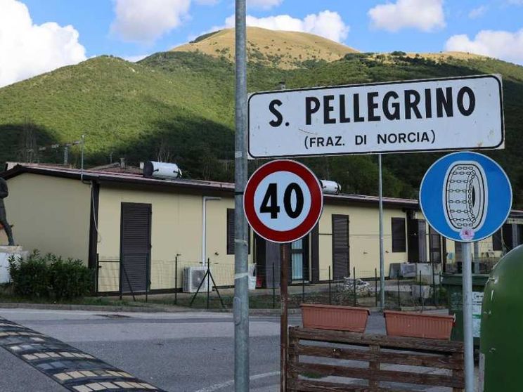 A nove anni dal terremoto c'è chi vive ancora nelle casette provvisorie