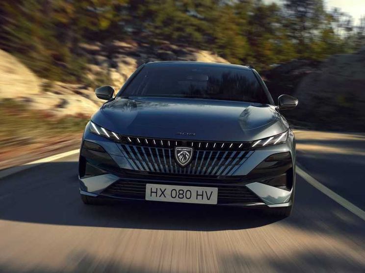 Per Peugeot 308 e 308 SW un restyling che esalta il piacere di guida