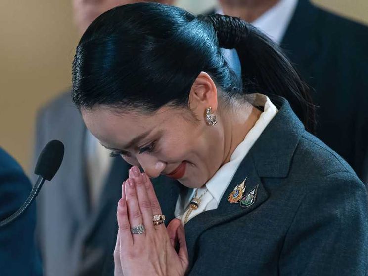 A Bangkok i giudici hanno destituito la premier: è la quinta in 17 anni