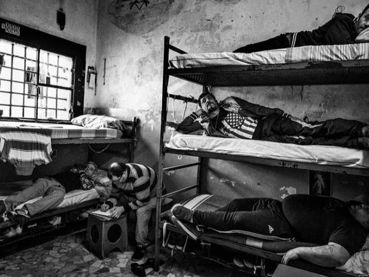 «Topi ed escrementi di gabbiani»: lettera di un detenuto da Poggioreale