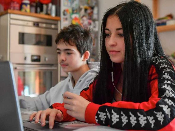 La storia della mamma di 16 anni che chiede di poter fare la Dad a scuola