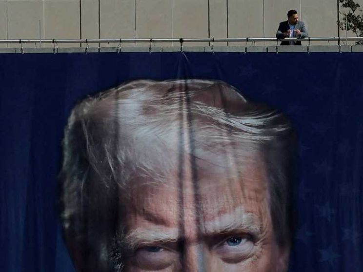 La democrazia americana sta scivolando verso l'autocrazia? La strategia di Trump