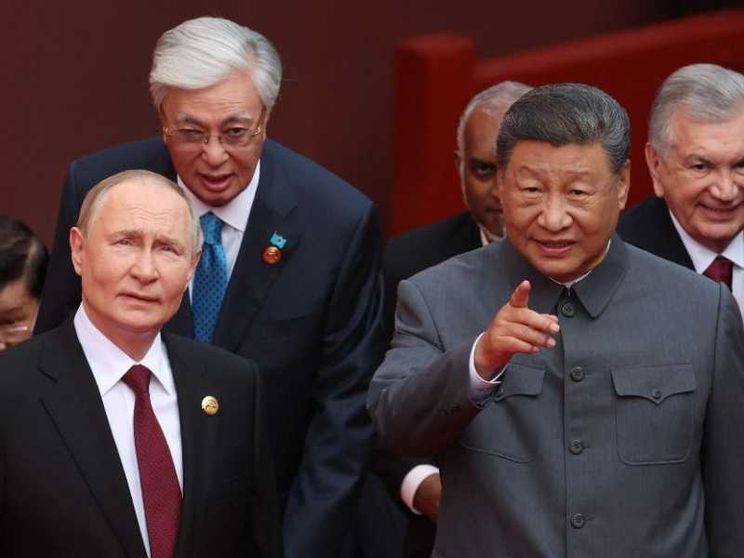 Xi in versione Mao, Putin e Kim sorridenti: la parata militare di Pechino