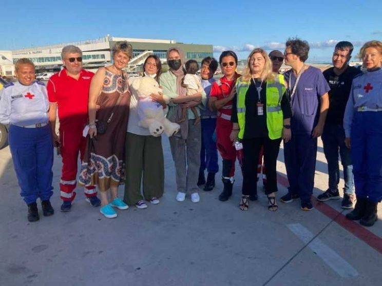Dall'Iran in Sicilia per curarsi: una catena di solidarietà ha salvato Ayeda