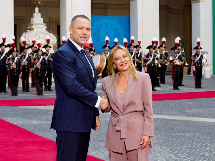 La linea dell'Italia: niente truppe sul campo, solo addestramento