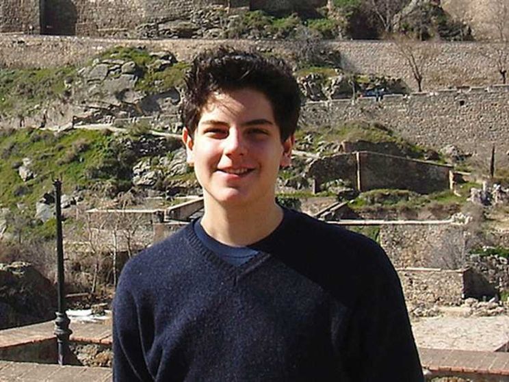 I compagni, i prof, la famiglia: nel mondo di Carlo Acutis