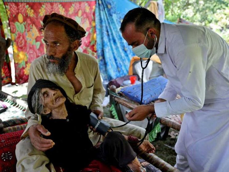 In Afghanistan le donne sotto le macerie del terremoto non vengono soccorse