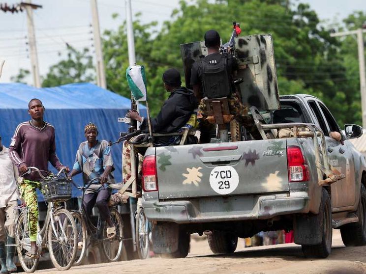 Raid nel nord-est, i jihadisti aprono il fuoco casa per casa: 55 i morti