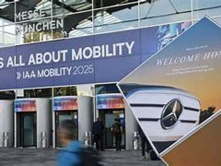Sfida Europa-Cina: l'auto elettrica low cost contro dazi e crisi
