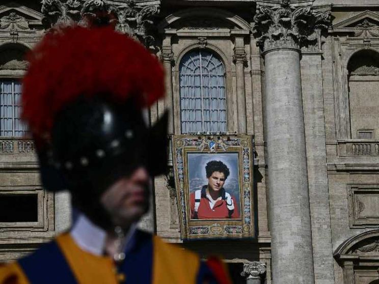 «Non sprecate la vita»: il Papa lo sta dicendo anche a noi "grandi"