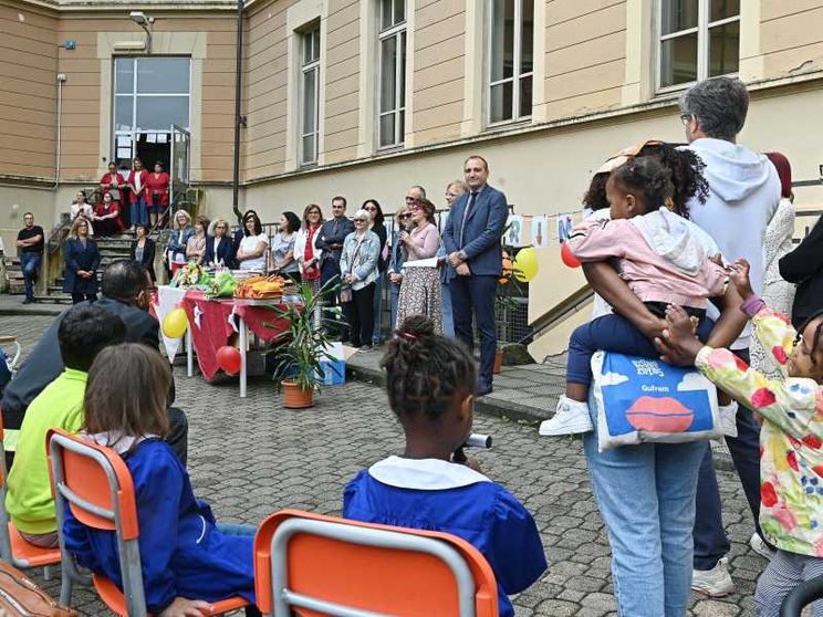 Il minuto di silenzio per Gaza è il primo caso del nuovo anno scolastico