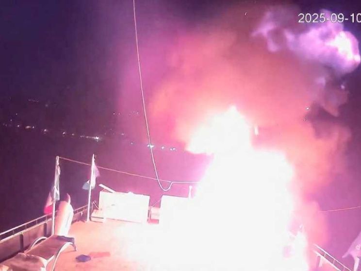 Secondo incendio su una barca della Global Flotilla. «Andiamo avanti»