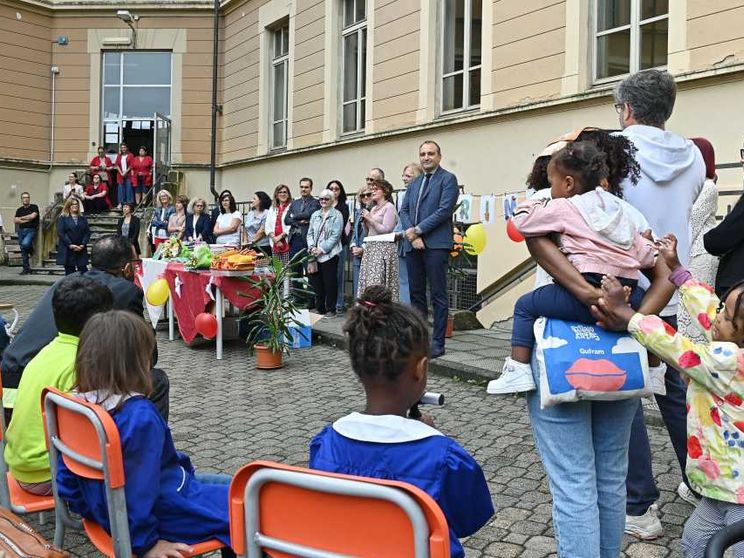 Il minuto di silenzio per Gaza è il primo caso del nuovo anno scolastico