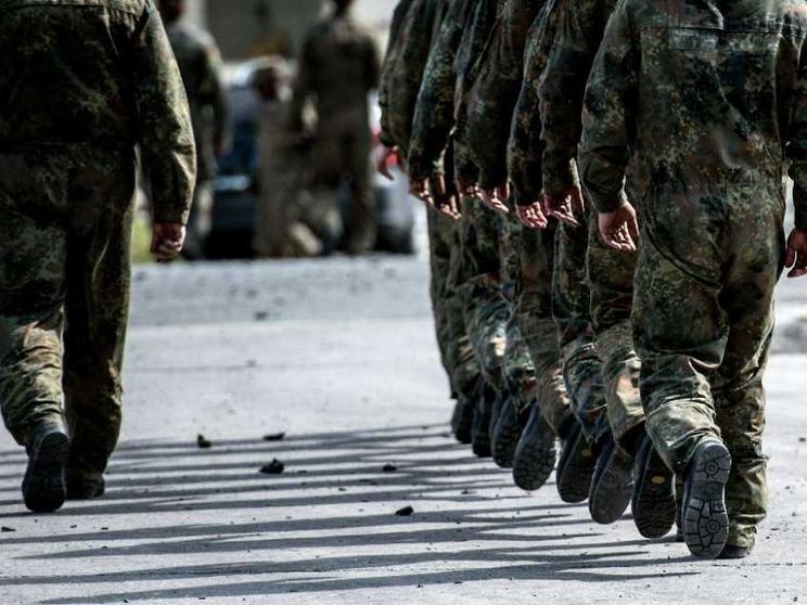 La Polonia ha schierato 40mila soldati sul confine russo: «Pronti alla guerra»