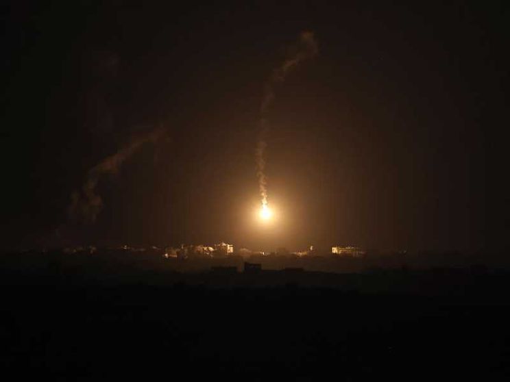 L'esercito di Israele è entrato a Gaza City: «La città sta bruciando»