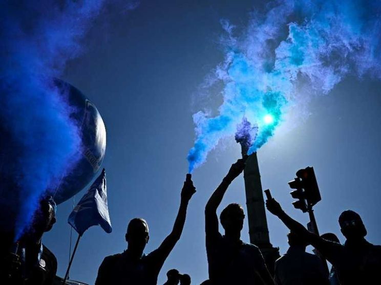 Siamo come cavernicoli hi-tech, dobbiamo disarmare le parole