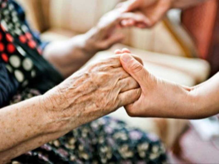 Alzheimer: la solitudine dei malati. E dei loro caregiver