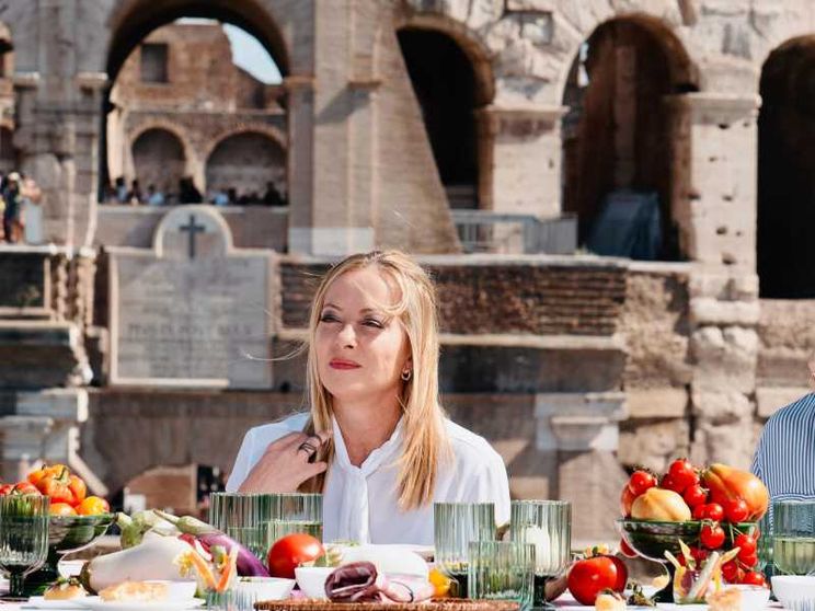 Meloni, i pranzi della domenica e le pastarelle, cosa è successo a Domenica in