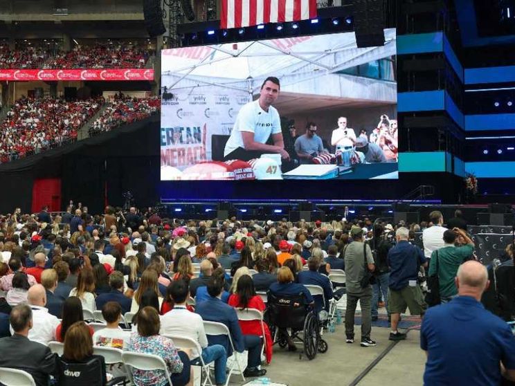 Il funerale di Charlie Kirk: le parole di Trump, il perdono della vedova