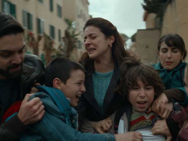 Cosa racconta "Familia", il film candidato agli Oscar per l'Italia