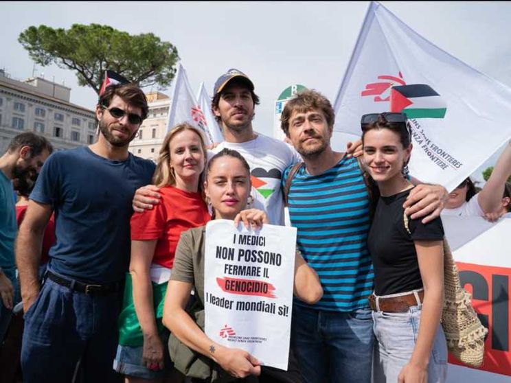 «Perché noi, attori di "Doc", eravamo in corteo per i medici di Gaza»