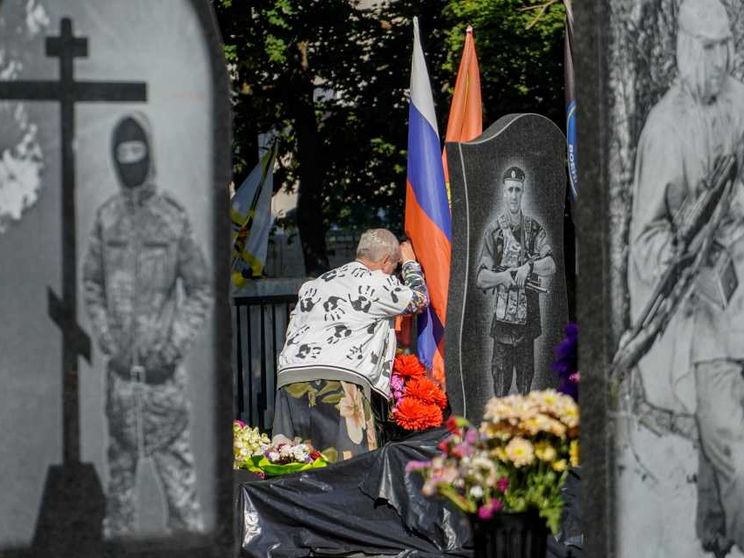 Migliaia di morti in guerra. Ognuno come il mio bimbo in braccio