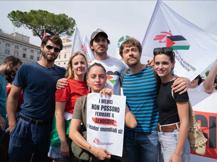 «Perché noi, attori di "Doc", eravamo in corteo per i medici di Gaza»