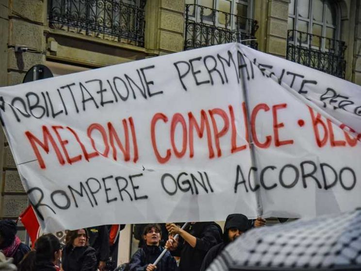 Perché su Gaza l'esecutivo è in imbarazzo (e non in sintonia con il Paese)