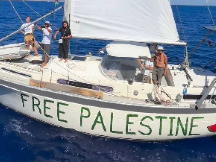 I parlamentari, gli attori, i politici: chi c'è a bordo della Flotilla